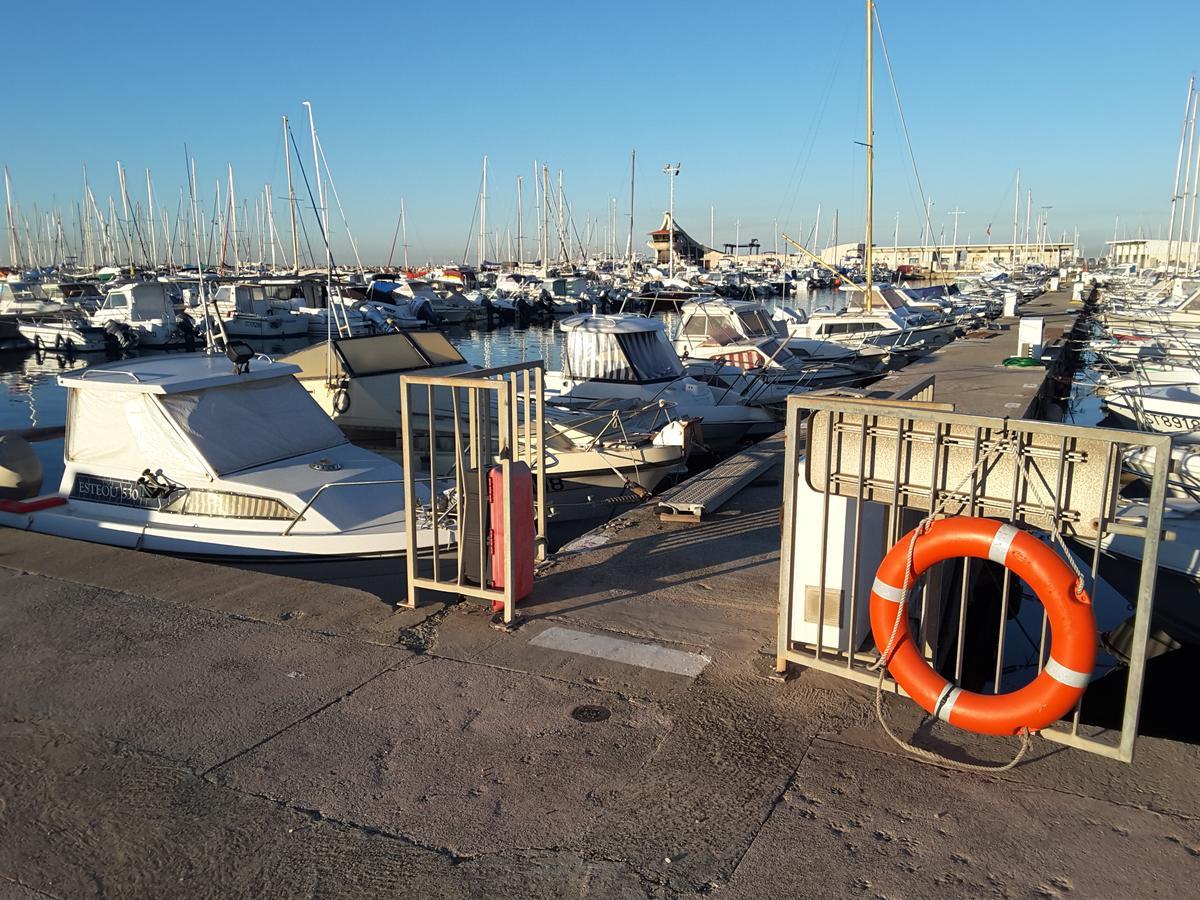Hotel Restaurant Calypso Fos-sur-Mer Exteriör bild